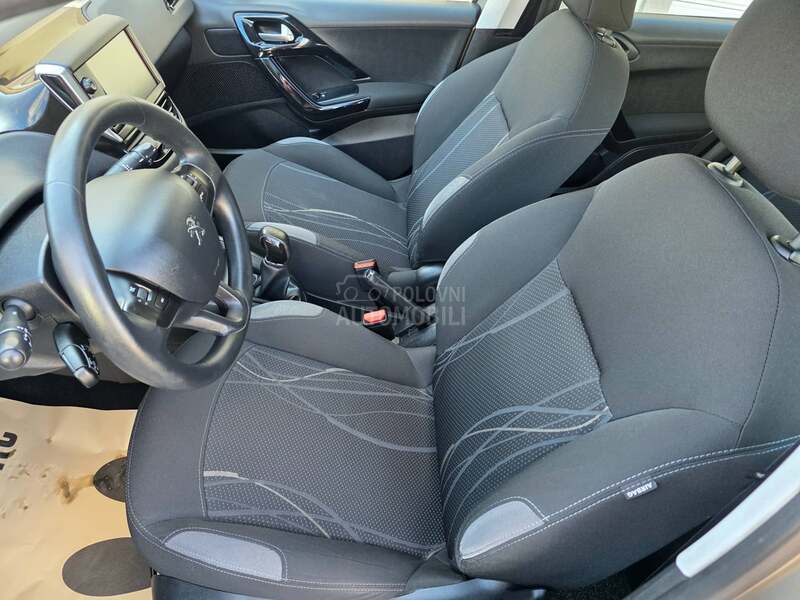 Peugeot 208 E XX T R A
