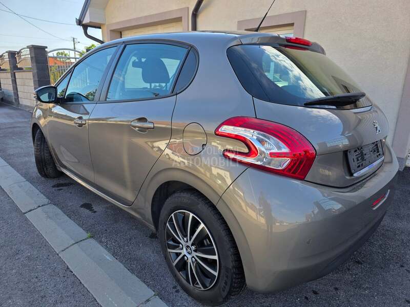 Peugeot 208 E XX T R A