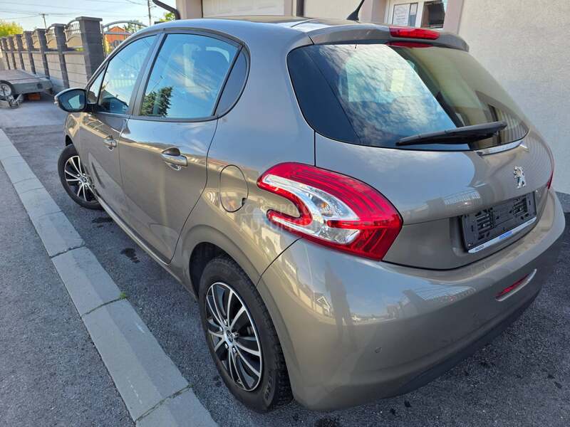 Peugeot 208 E XX T R A