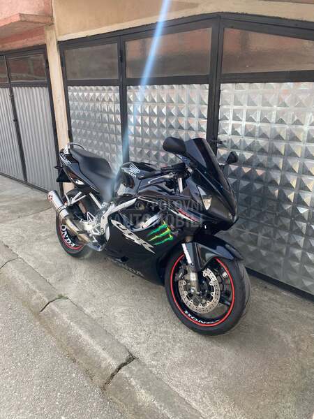 Honda CBR F4i