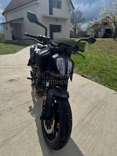 KTM DUKE 890