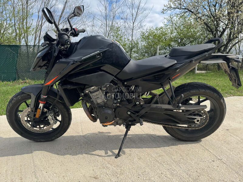 KTM DUKE 890