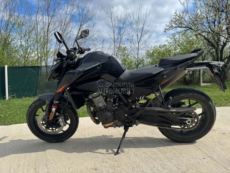 KTM DUKE 890