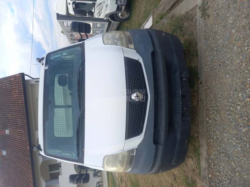 Renault maskot