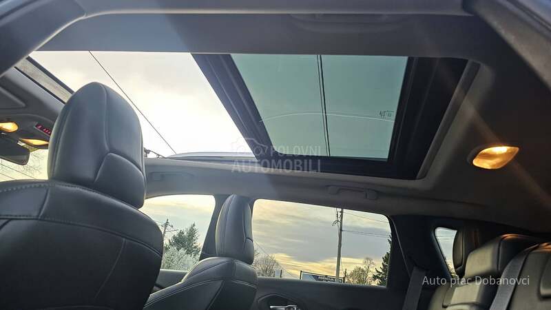 Jeep Cherokee 2.0 D 4x4 LIMIT/PANO