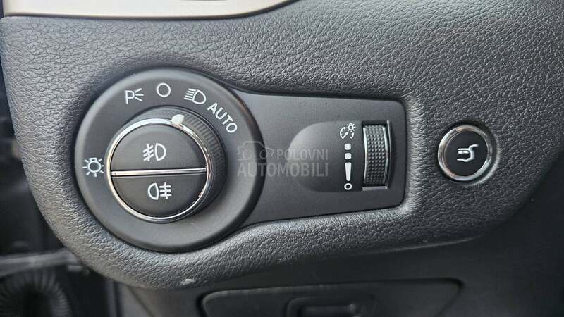 Jeep Cherokee 2.0 D 4x4 LIMIT/PANO