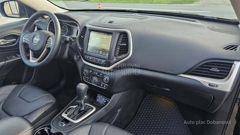 Jeep Cherokee 2.0 D 4x4 LIMIT/PANO