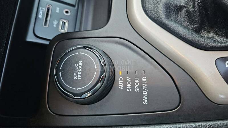 Jeep Cherokee 2.0 D 4x4 LIMIT/PANO