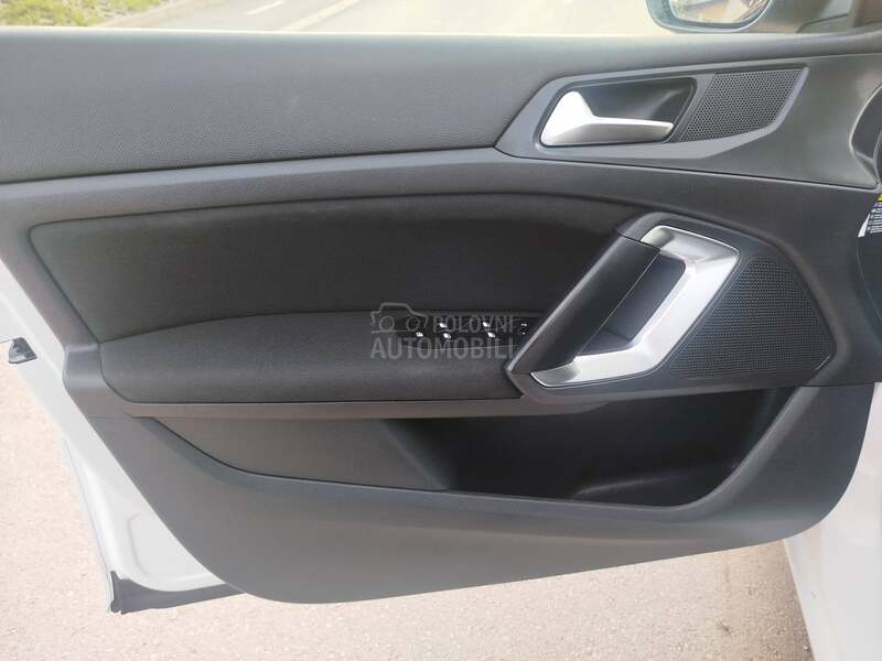 Peugeot 308 1.2i  u.v.o.z  C H