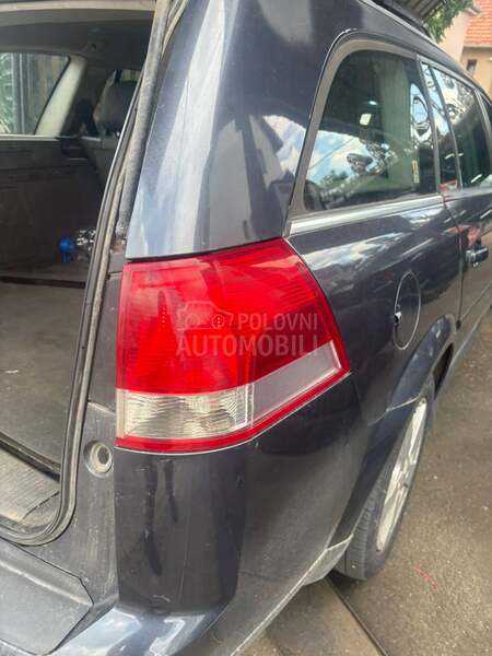 Delovi za Opel Vectra C 2,0 2004. god.