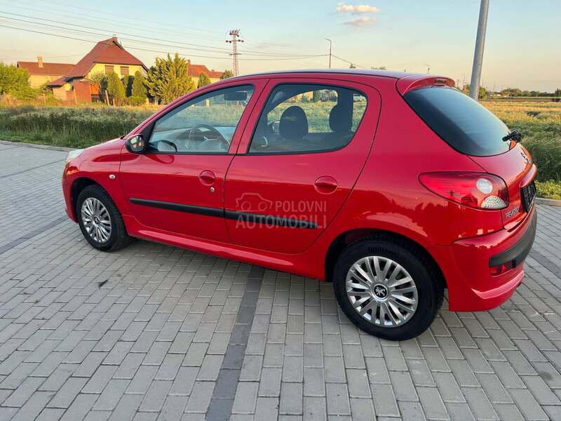 Peugeot 206 plus 1.1 OČUVAN
