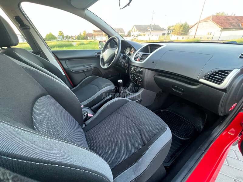 Peugeot 206 plus 1.1 OČUVAN