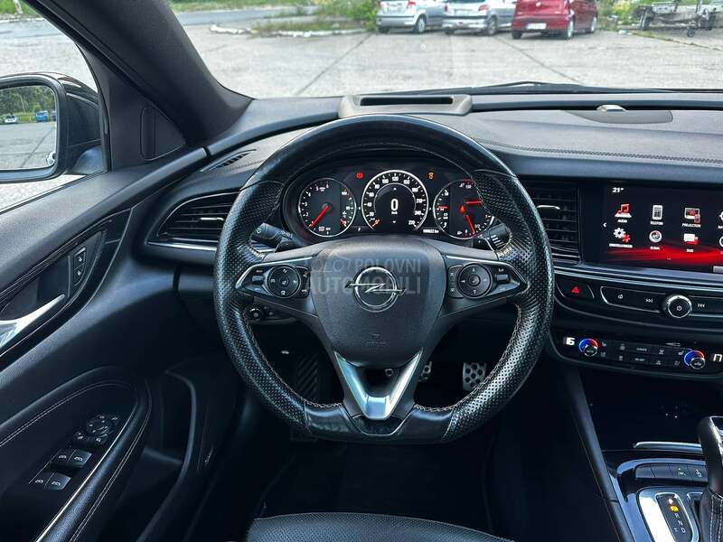 Opel Insignia 2.0 GRAND SPORT OPC