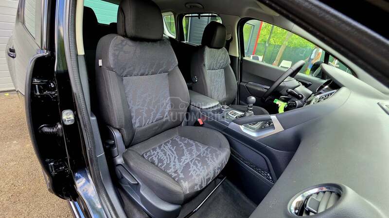 Peugeot 3008 1.6E-HDI ALLURE