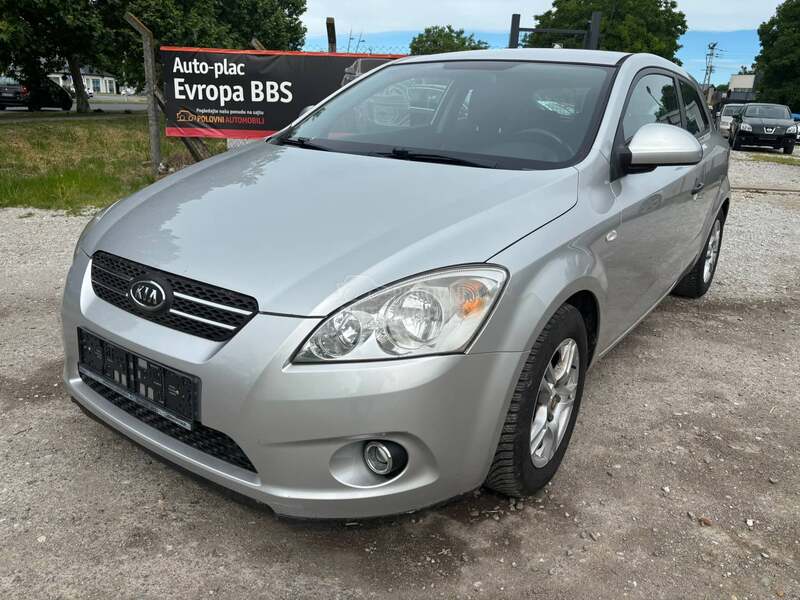 Kia cee`d 1.4 B e n z i n