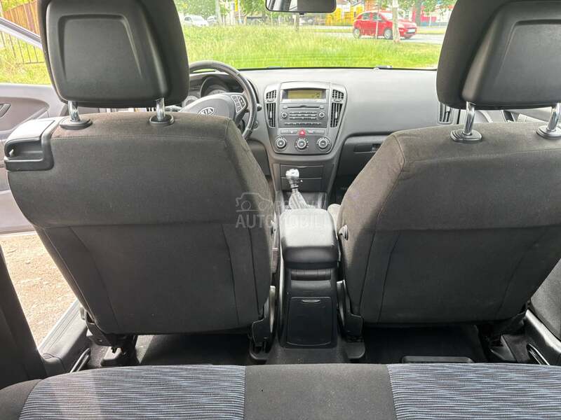 Kia cee`d 1.4 B e n z i n