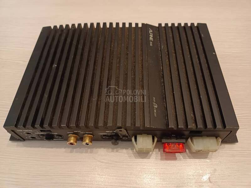 Auto pojačalo 400W peak