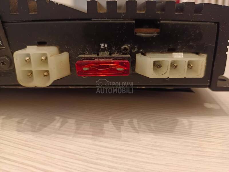 Auto pojačalo 400W peak
