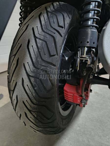 Kymco xciting R 300