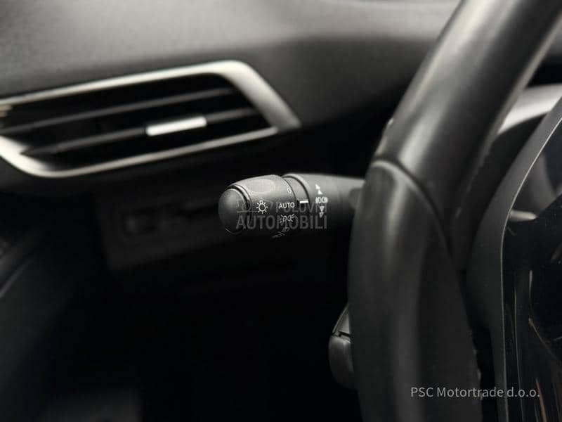 Peugeot 3008 Led/Virtual/EAT8 Peugeot 3008 Led/Virtual/EAT8