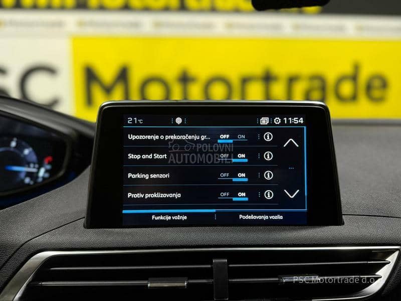Peugeot 3008 Led/Virtual/EAT8 Peugeot 3008 Led/Virtual/EAT8