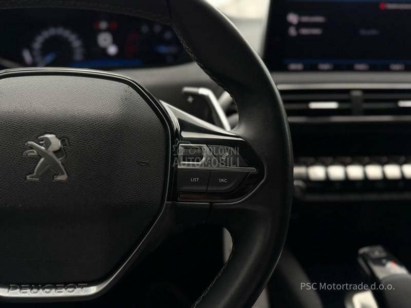 Peugeot 3008 Led/Virtual/EAT8 Peugeot 3008 Led/Virtual/EAT8