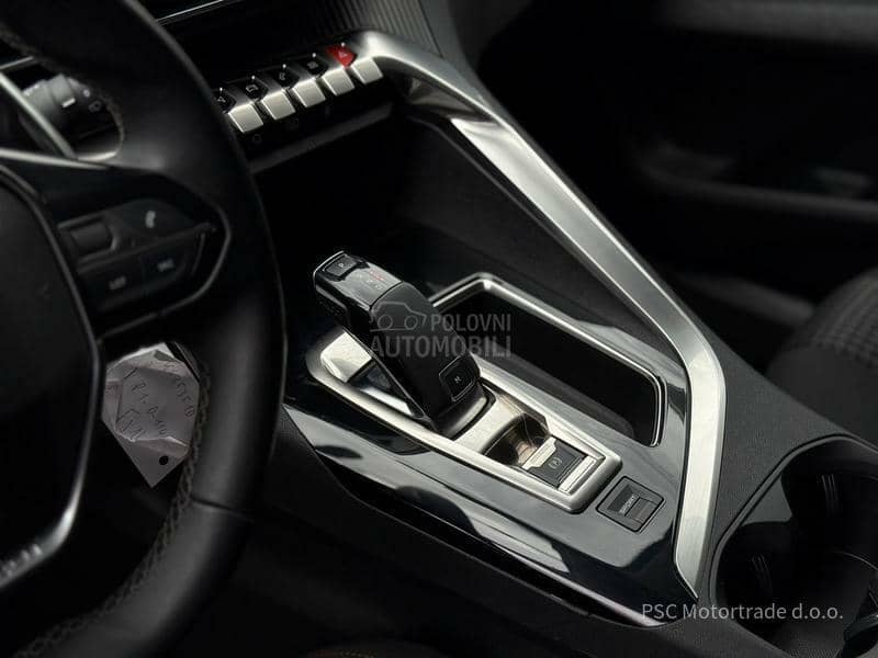 Peugeot 3008 Led/Virtual/EAT8 Peugeot 3008 Led/Virtual/EAT8