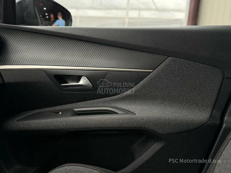 Peugeot 3008 Led/Virtual/EAT8 Peugeot 3008 Led/Virtual/EAT8