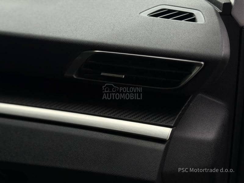 Peugeot 3008 Led/Virtual/EAT8 Peugeot 3008 Led/Virtual/EAT8