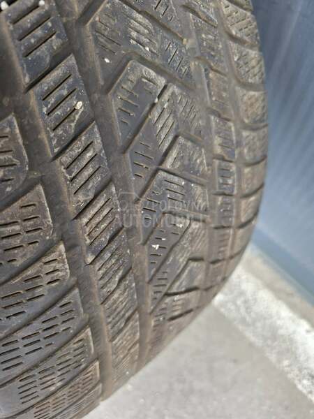 Pirelli 285/35 R22 Zimska