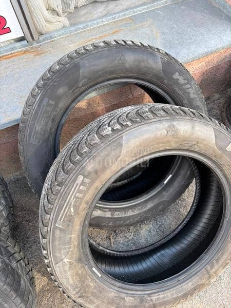 Pirelli 215/60 R17 Zimska