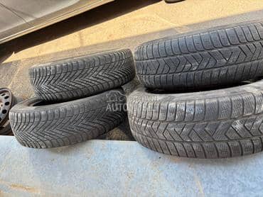 Pirelli 215/60 R17 Zimska