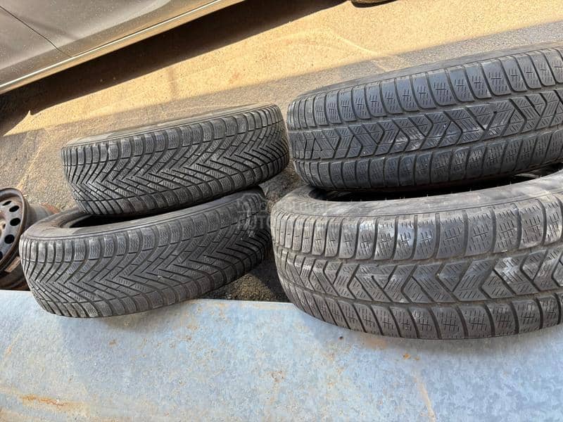 Pirelli 215/60 R17 Zimska