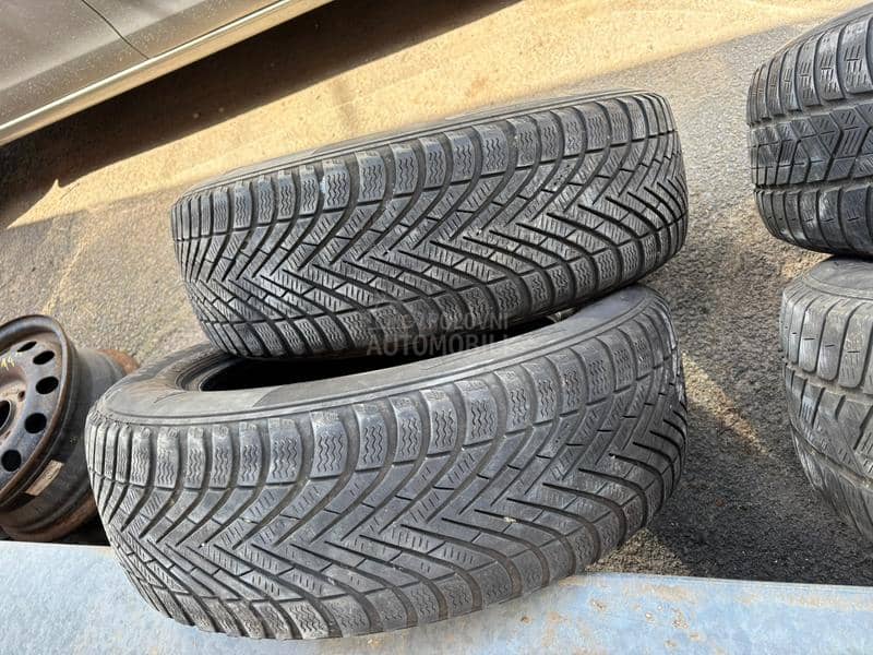 Pirelli 215/60 R17 Zimska