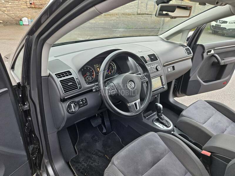 Volkswagen Touran HIGHTLINE D S G