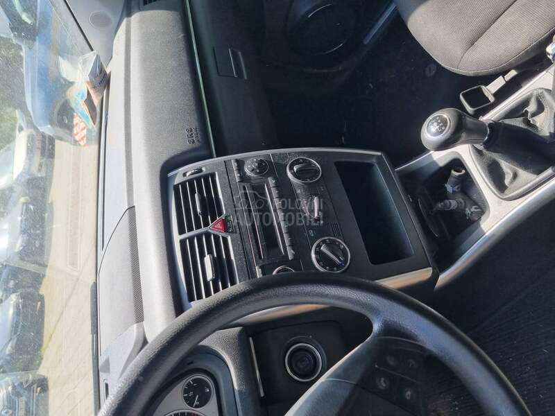 Mercedes Benz B 180 