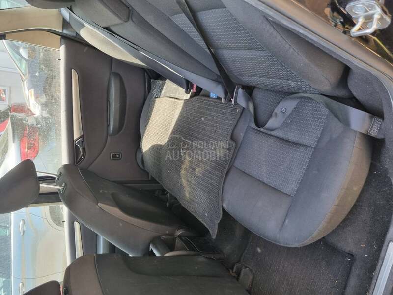 Mercedes Benz B 180 