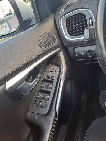 Volvo V40 R-Design