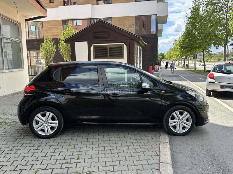 Peugeot 208 1.6 ALLURE CH