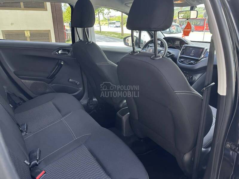 Peugeot 208 1.6 ALLURE CH