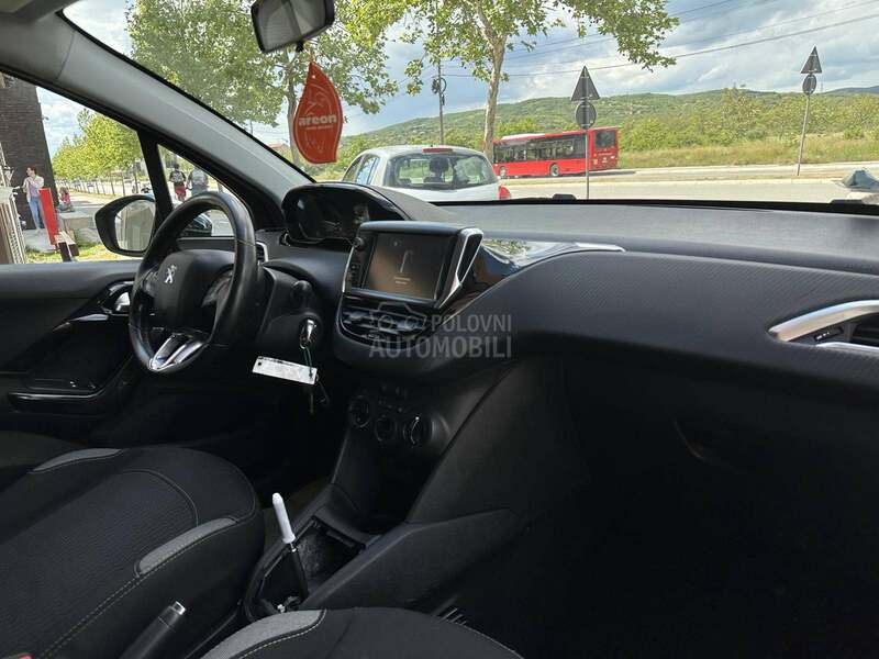 Peugeot 208 1.6 ALLURE CH
