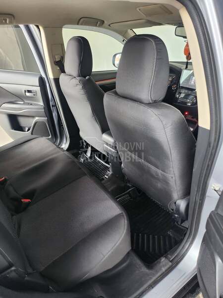 Mitsubishi Outlander Čitaj