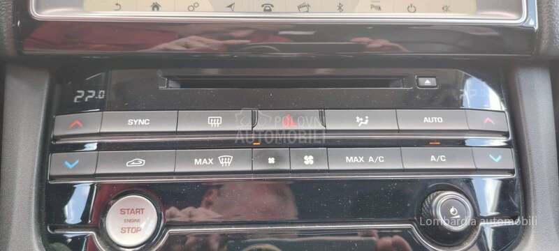 Jaguar F pace 2.0 D Virtual