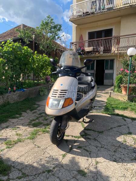 Piaggio hexagon