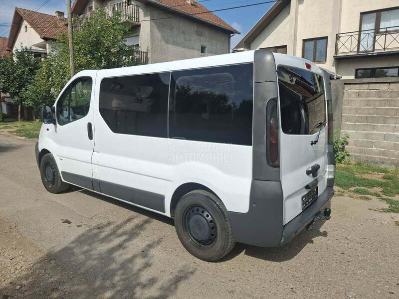 Opel Vivaro 2.5 dci 2700