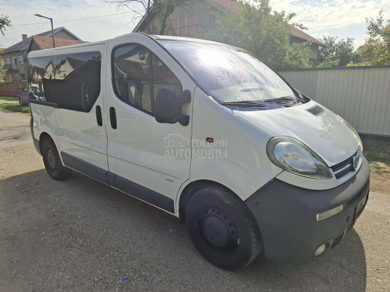 Opel Vivaro 2.5 dci 2700