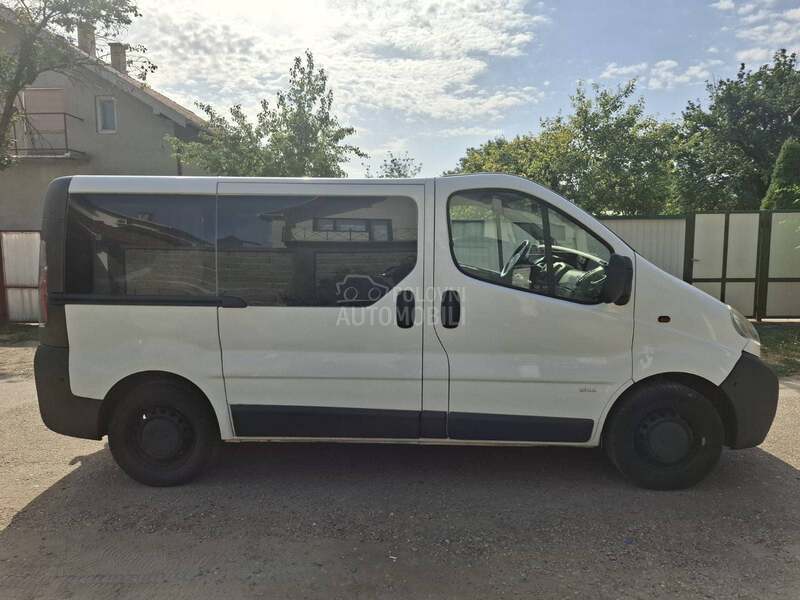 Opel Vivaro 2.5 dci 2700