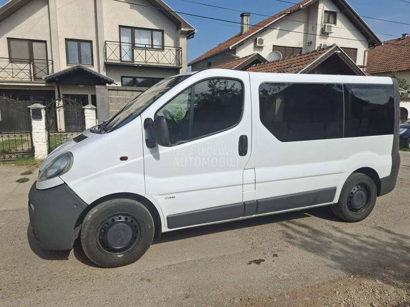 Opel Vivaro 2.5 dci 2700