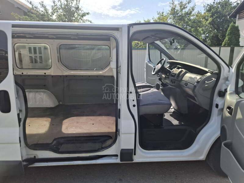 Opel Vivaro 2.5 dci 2700