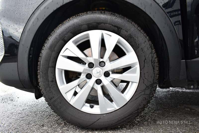 Peugeot 3008 1.5 Active AT